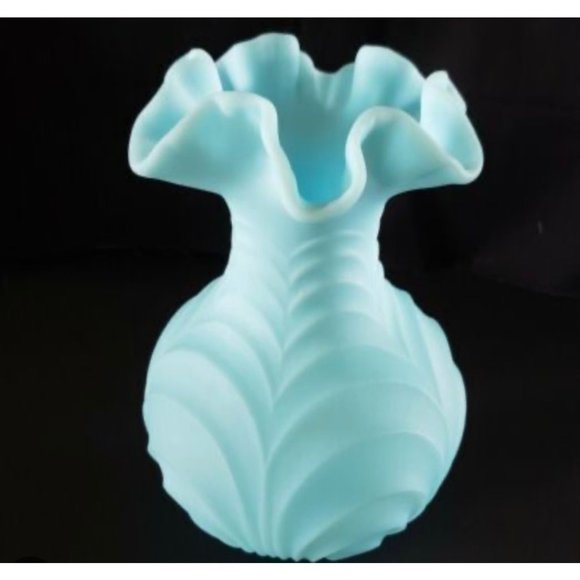 Fenton Vase Blue Satin Shell Bulbous Drapery Style Crimped Ruffle Edge 8" - Picture 5 of 7